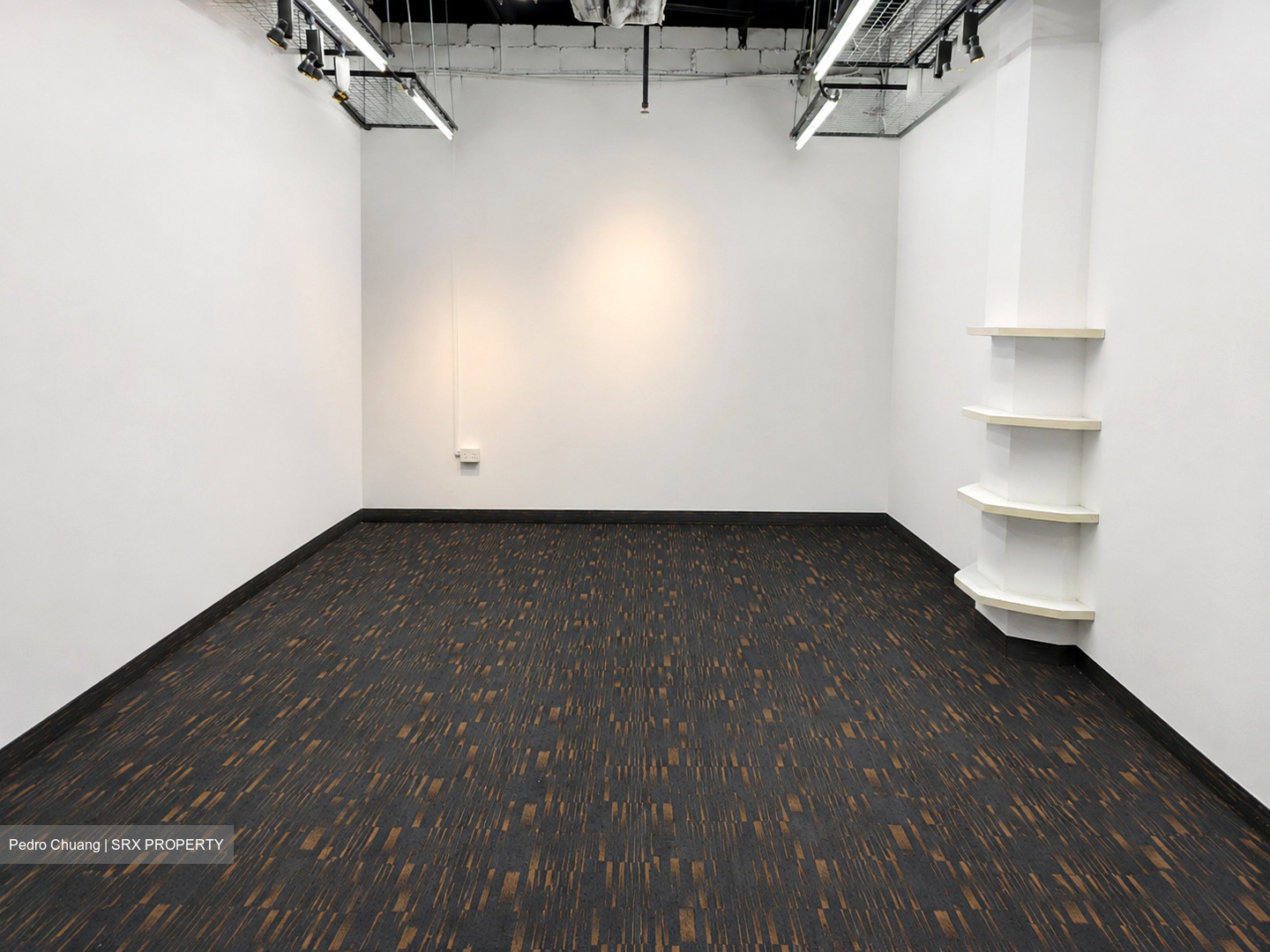 Queensway Tower / Queensway Shopping Centre (D3), Retail #602950281